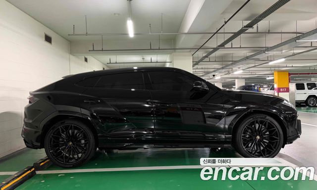 Lamborghini Urus из Кореи Encar