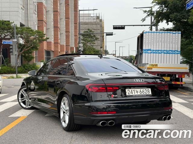 Audi S8 4.0 TFSI Quattro LWB — пробег 50 000 км — фото 2 из 5